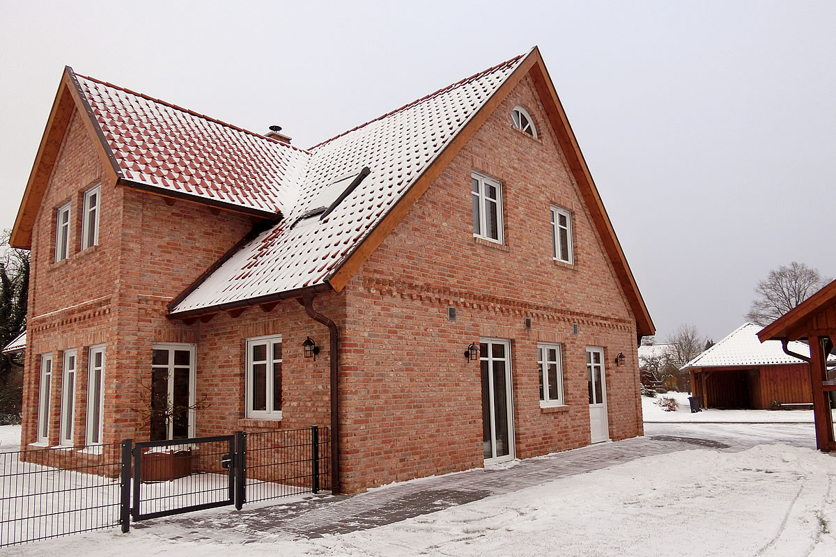 Englisches Cottage mit Klinkerfassade und Detailkette - Englische Cottages aus Celle - Bauunternehmen Alan Berry